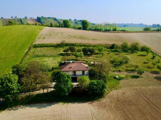 Villa Indipendente in vendita a Piemonte, Alessandria