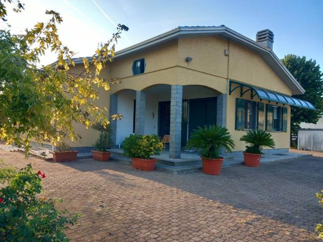 Villa Indipendente in vendita a Piemonte, Alessandria