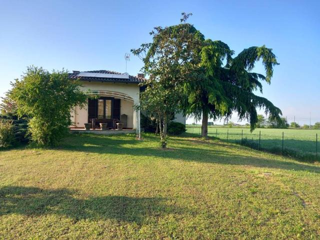 Villa Indipendente in vendita a Piemonte, Alessandria