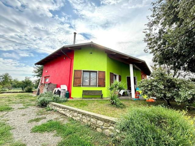 Villa Indipendente in vendita a Piemonte, Alessandria