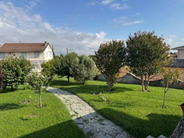 Villa Indipendente in vendita a Piemonte, Alessandria