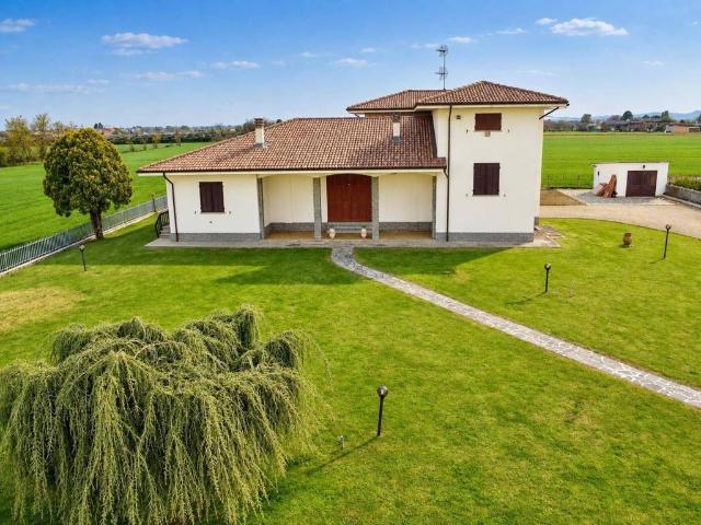 Villa Indipendente in vendita a Piemonte, Alessandria