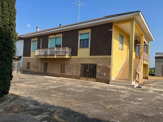 Villa Indipendente in vendita a Piemonte, Alessandria
