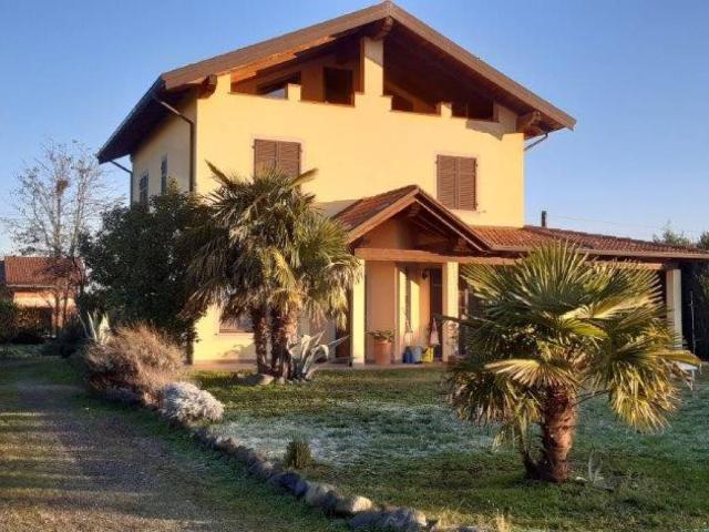 Villa Indipendente in vendita a Piemonte, Alessandria