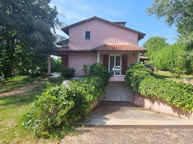Villa Indipendente in vendita a Piemonte, Alessandria