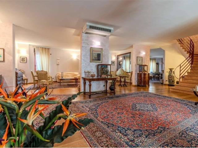 Villa Indipendente in vendita a Alessandria