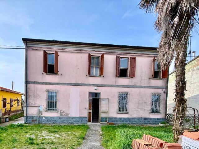 Villa Indipendente in vendita a Unione dei comuni della Bassa Romagna, Alfonsine