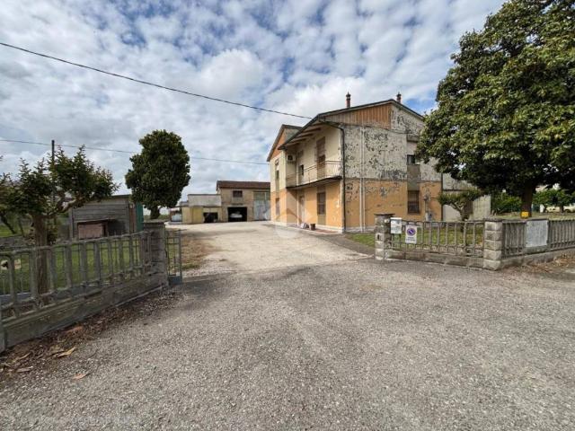 Villa Indipendente in vendita a Unione dei comuni della Bassa Romagna, Alfonsine