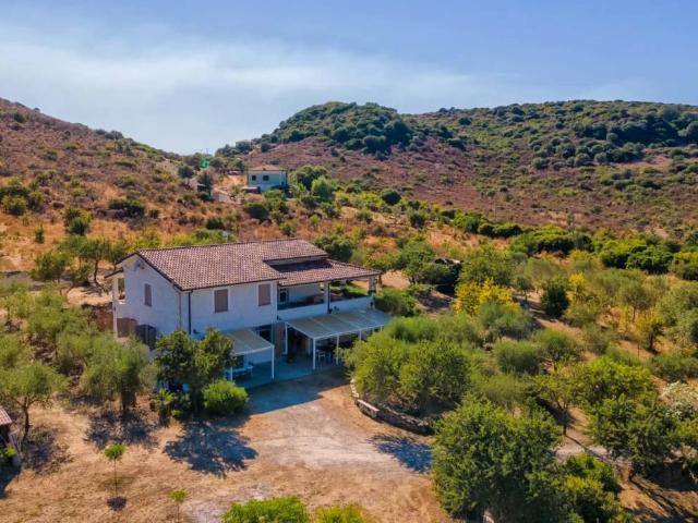 Villa Indipendente in vendita a Alghero, Sardigna/Sardegna