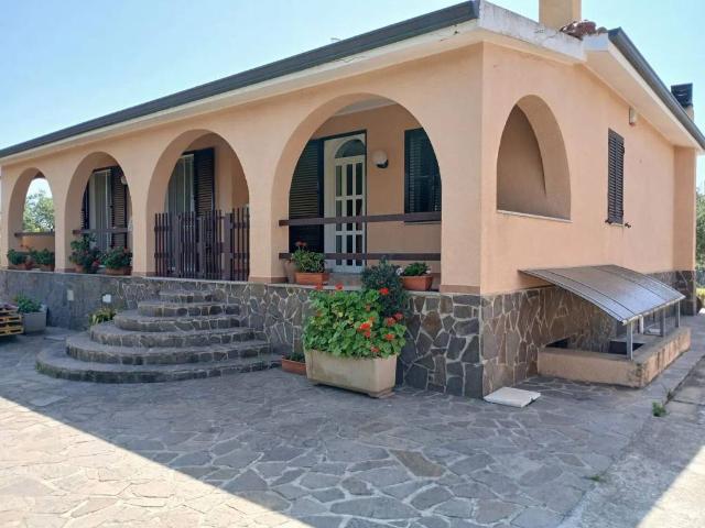 Villa Indipendente in vendita a Alghero, Sardigna/Sardegna
