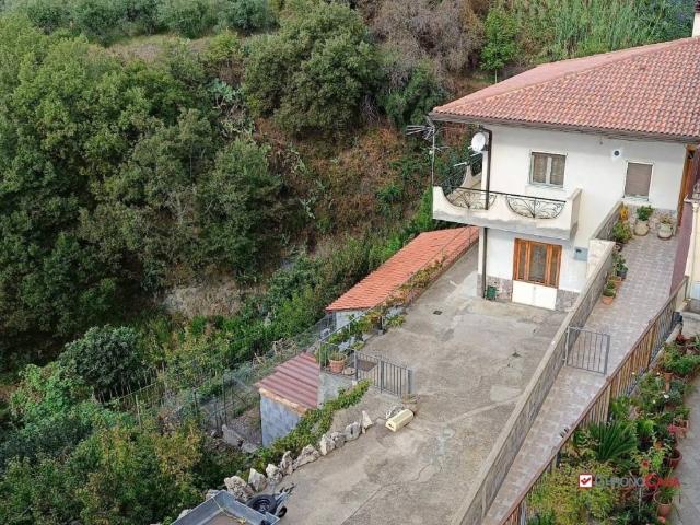 Villa Indipendente in vendita a Alì Terme, Sicilia