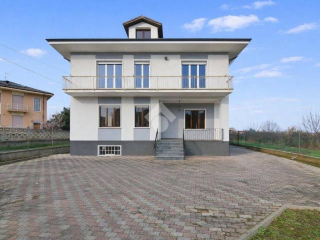Villa Indipendente in vendita a Piemonte, Vercelli