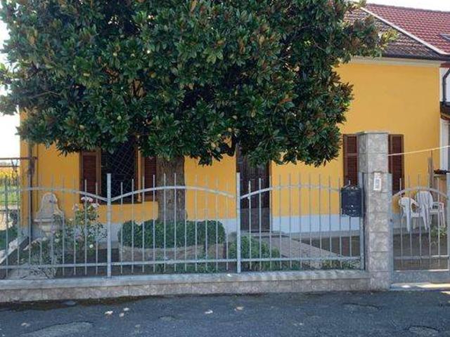 Villa Indipendente in vendita a Alluvioni Piovera, Piemonte