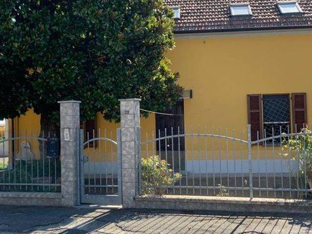 Villa Indipendente in vendita a Alluvioni Piovera, Piemonte