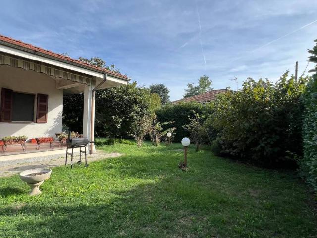 Villa Indipendente in vendita a Alluvioni Piovera, Piemonte