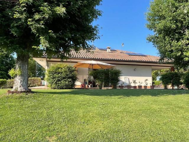 Villa Indipendente in vendita a Alluvioni Piovera, Piemonte