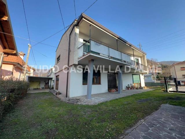 Villa Indipendente in vendita a Almè, Lombardia