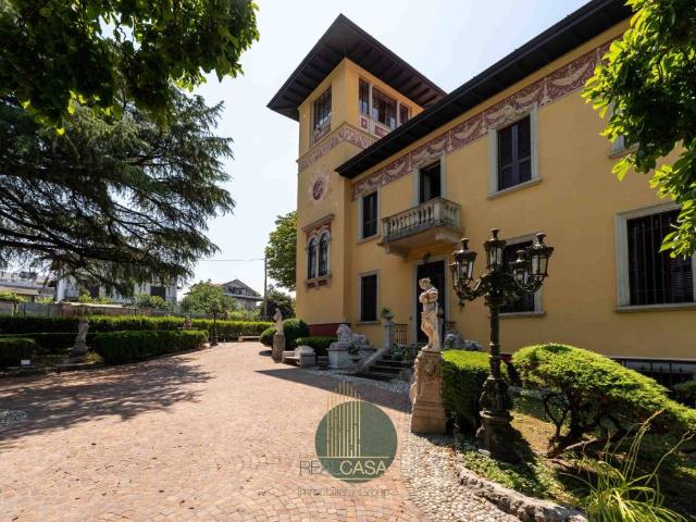 Villa Indipendente in vendita a Almè, Lombardia