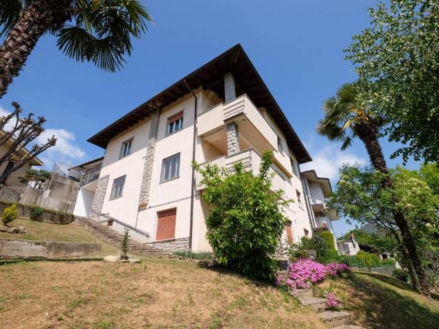 Villa Indipendente in vendita a Almenno San Bartolomeo, Lombardia