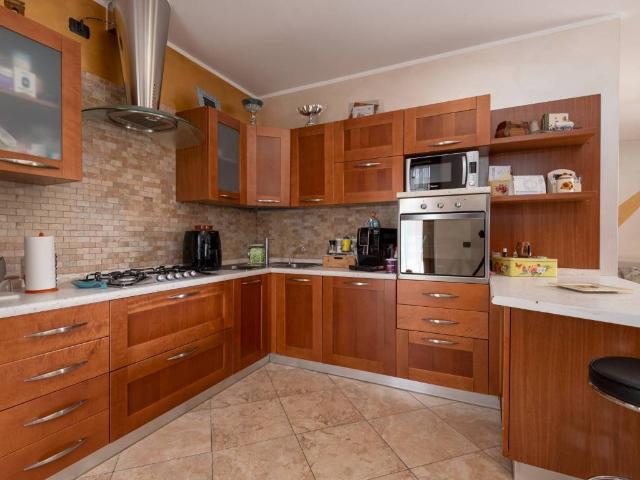Villa Indipendente in vendita a Almenno San Bartolomeo, Lombardia