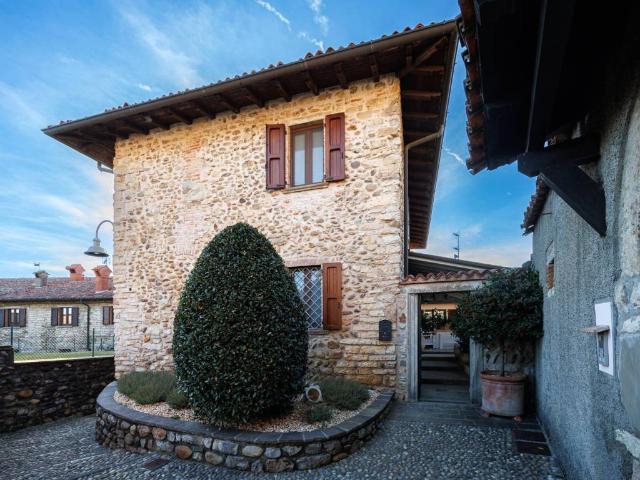 Rustico in vendita a Almenno San Salvatore, Lombardia