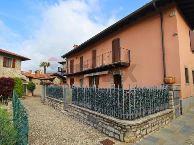 Villa Indipendente in vendita a Almenno San Salvatore, Lombardia