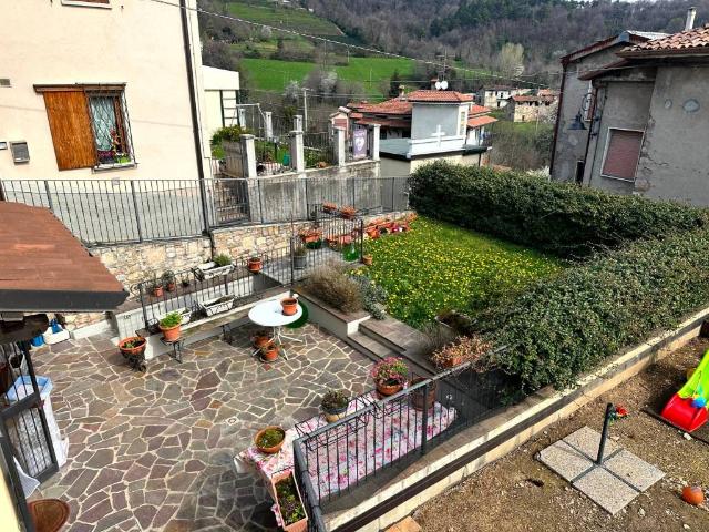 Villa Indipendente in vendita a Almenno San Salvatore, Lombardia