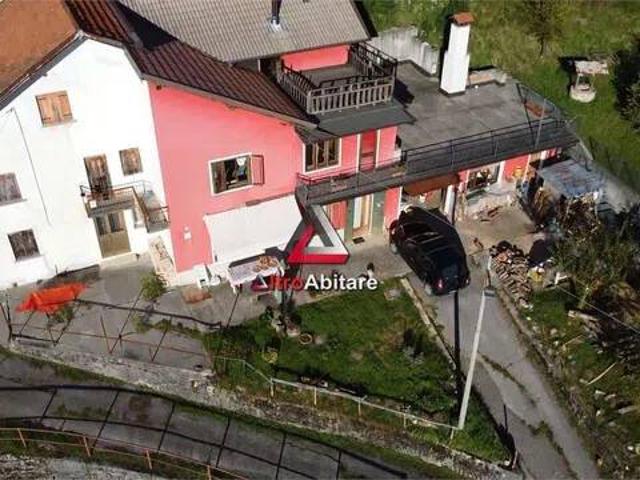 Villa Indipendente in vendita a Alpago, Tambre D'alpago