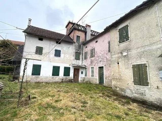 Villa Indipendente in vendita a Alpago, Pieve D'alpago