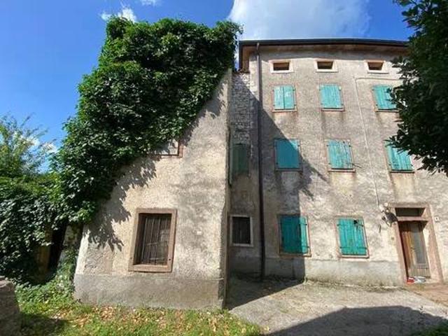 Villa Indipendente in vendita a Alpago, Farra D'alpago