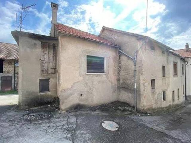 Villa Indipendente in vendita a Alpago, Pieve D'alpago