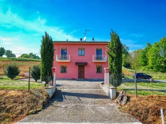 Villa Indipendente in vendita a Castelnuovo Fogliani, Alseno