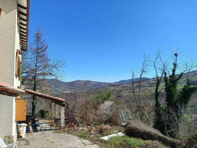 Villa Indipendente in vendita a Alta Val Tidone, Nibbiano