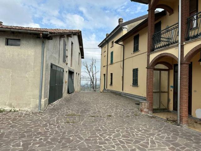 Villa Indipendente in vendita a Alta Val Tidone, Genepreto