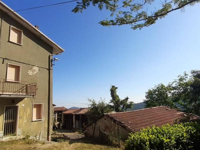 Villa Indipendente in vendita a Romagnese, Lombardia