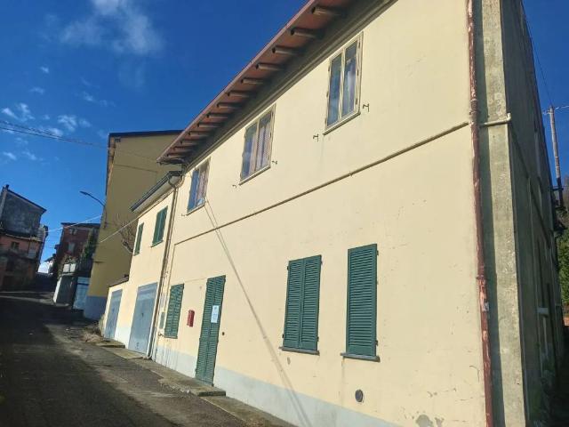 Villa Indipendente in vendita a Alta Val Tidone, Trebecco