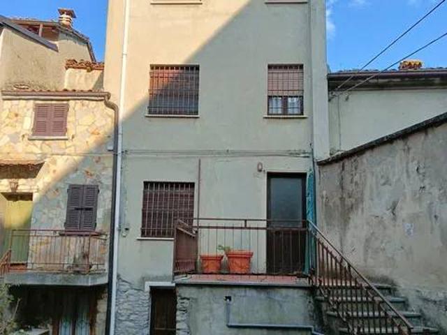 Villa Indipendente in vendita a Alta Val Tidone, Nibbiano