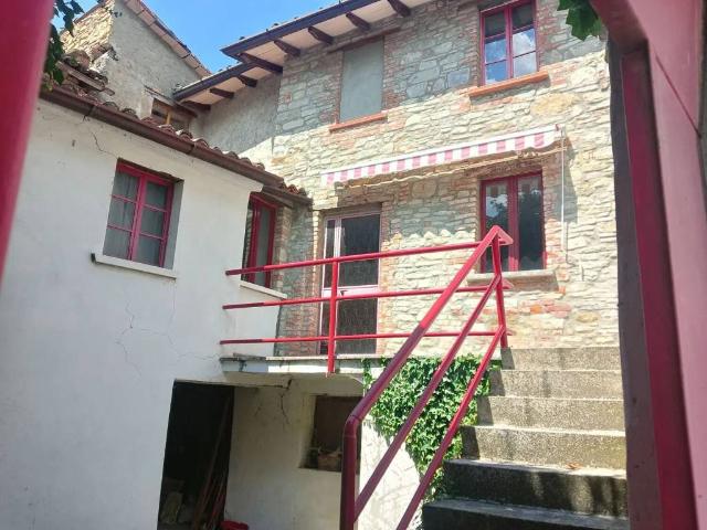 Villa Indipendente in vendita a Alta Val Tidone, Morasco