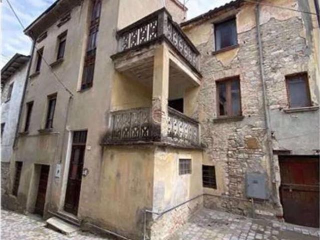 Villa Indipendente in vendita a Alta Val Tidone, Nibbiano