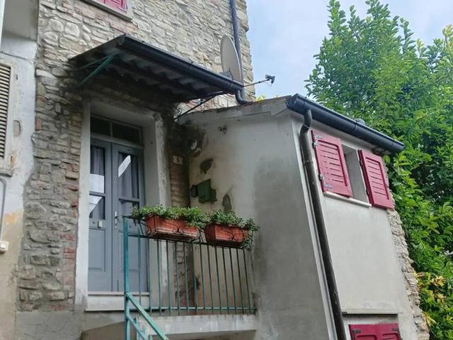Villa Indipendente in vendita a Alta Val Tidone, Nibbiano