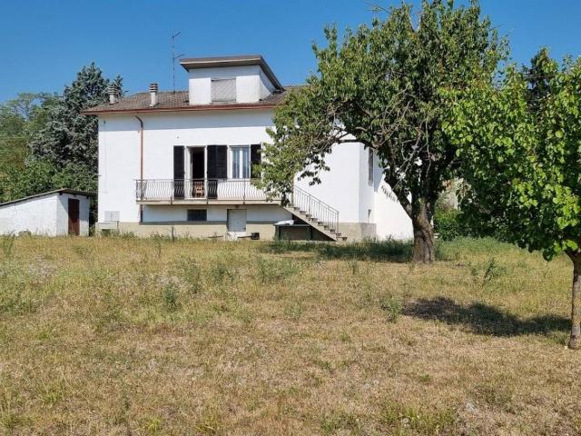 Villa Indipendente in vendita a Alta Val Tidone, Nibbiano