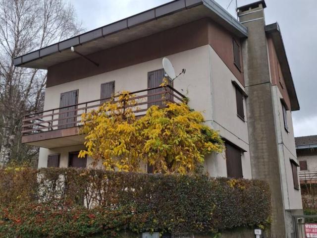 Villa Indipendente in vendita a Lanzo d'Intelvi, Como