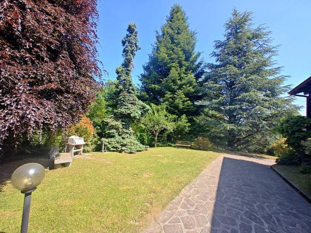 Villa Indipendente in vendita a Alta Valle Intelvi, Scaria