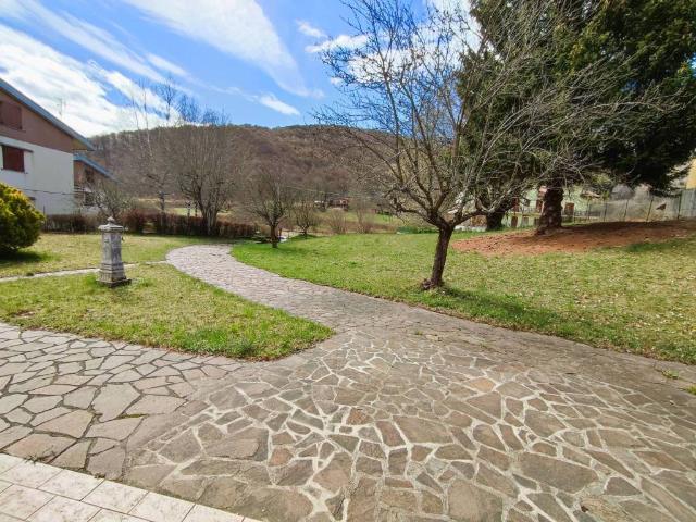 Villa Indipendente in vendita a Lanzo d'Intelvi, Como