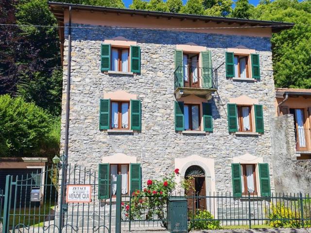 Villa Indipendente in vendita a Alta Valle Intelvi, Pellio Intelvi