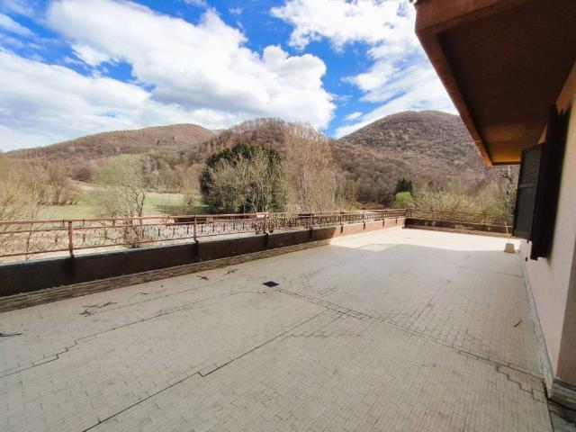 Villa Indipendente in vendita a Alta Valle Intelvi, Lanzo D'intelvi