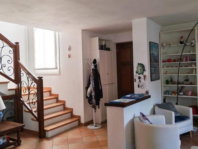 Villa Indipendente in vendita a Alta Valle Intelvi, Scaria