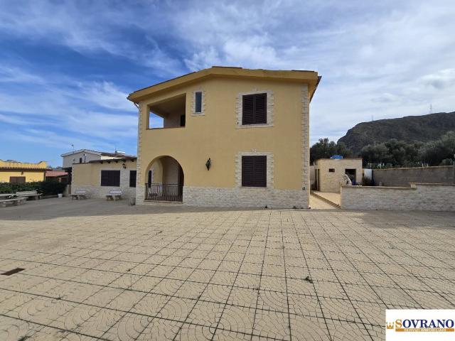 Villa Indipendente in vendita a Altavilla Milicia, Sicilia