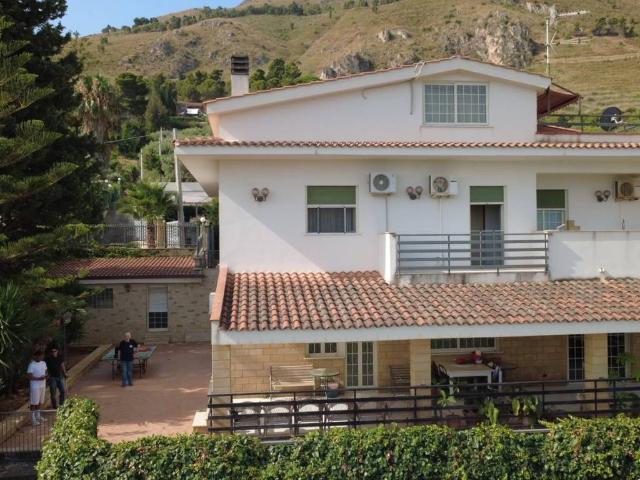 Villa Indipendente in vendita a Altavilla Milicia, Sicilia