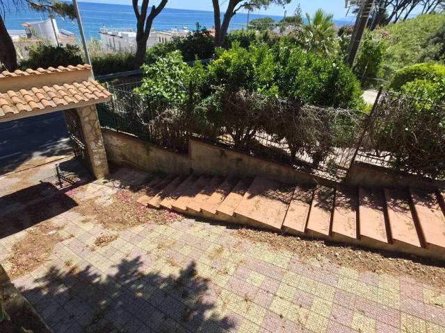Villa Indipendente in vendita a Altavilla Milicia, Sicilia